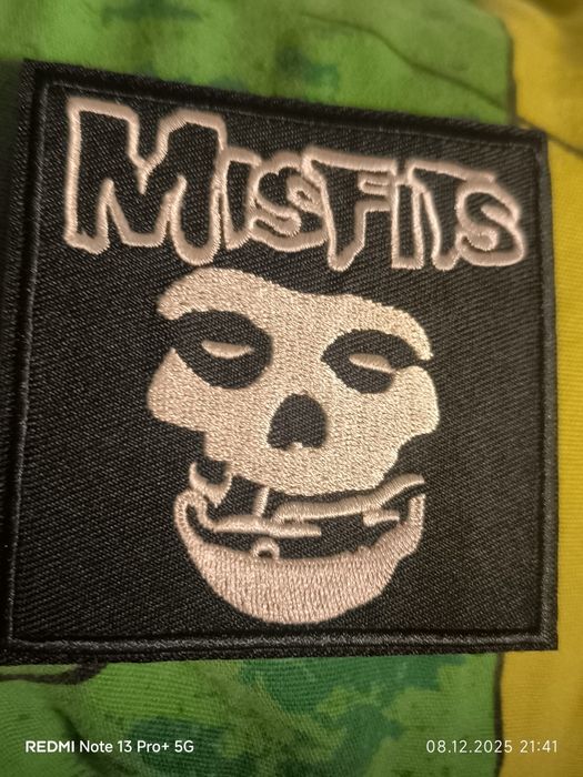 Нашивки большие по размерам