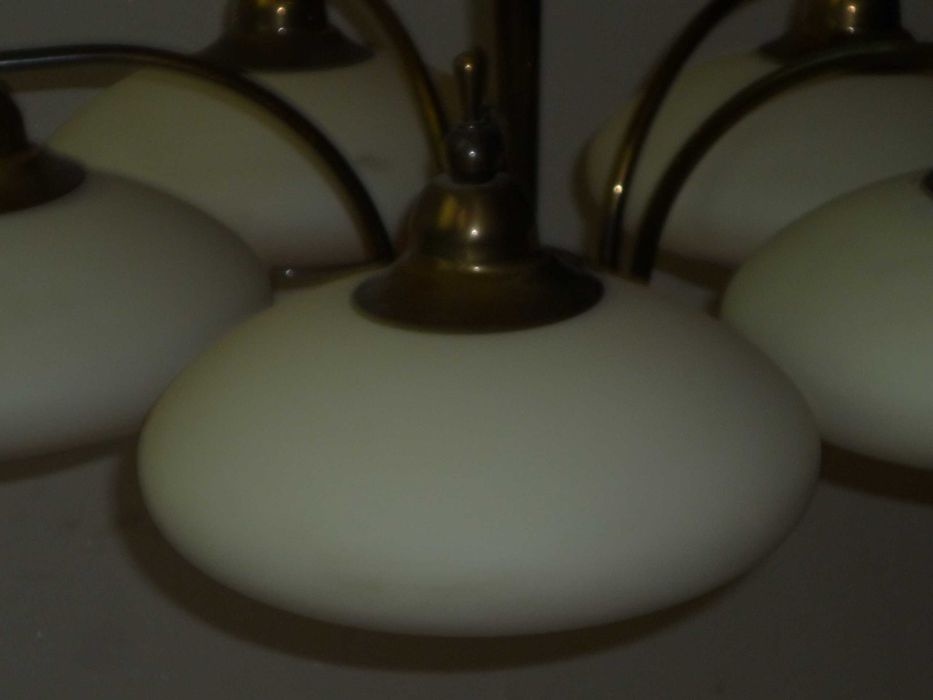 люстра виробництва чехія на 5 плафонів   корпус латунь