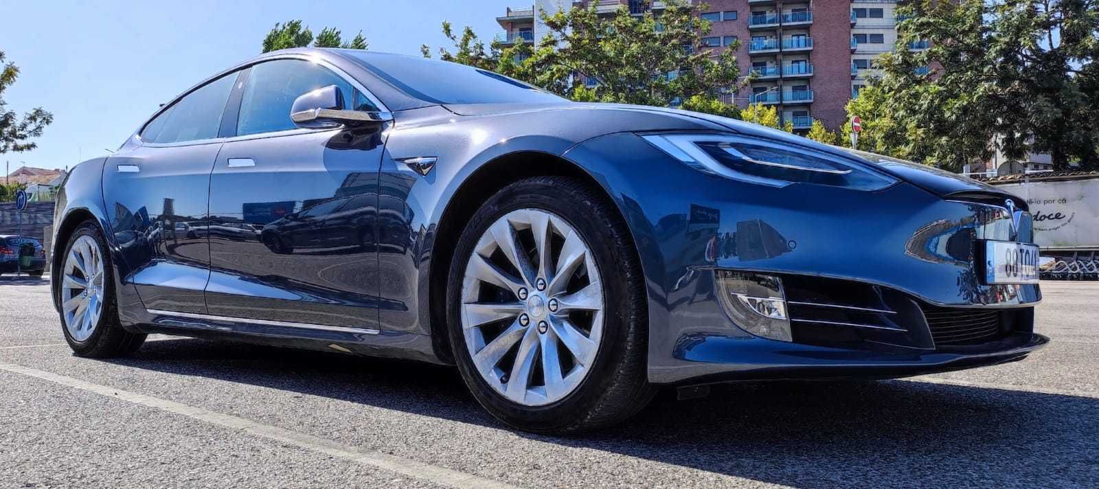 Tesla Model S 90D