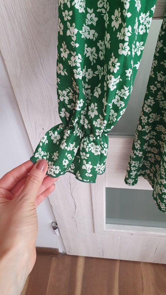 Sukienka w kwiaty r.xs zielona wiosenna