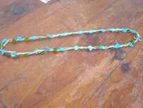 Colar original azul, verde e branco Oferta Portes