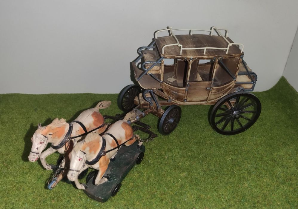 Карета Elastolin