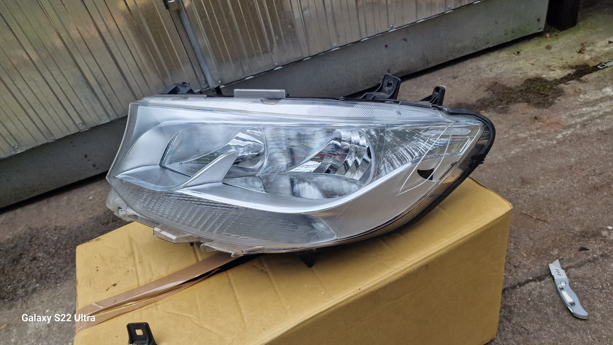 Lampa Lewa Przód Przednia Mercedes Sprinter 910