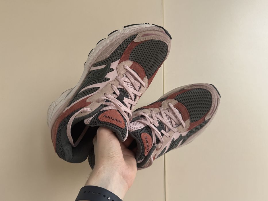 Saucony ProGrid Omni 9 Grey/Pink (S70740-2) | 44 розмір | Оригінал