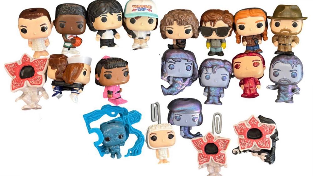 20/24 Kinder joy stranger things кіндер фігурки з колекції дивні дива