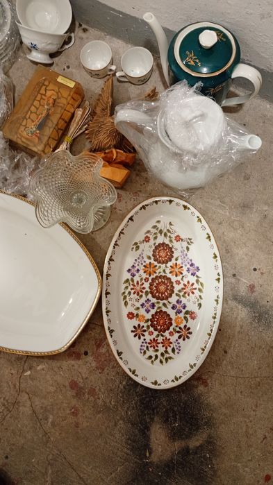 Porcelana figurki serwis kawowy i inne Chodzież Włocławku koło Karolin