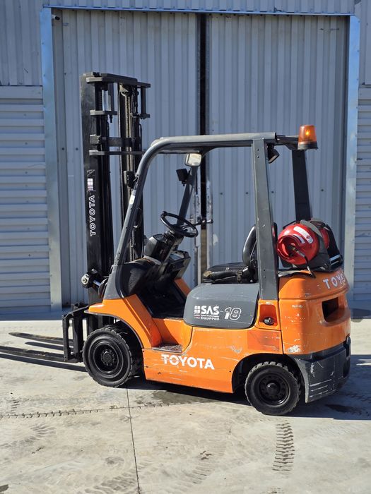 Wózek widłowy Toyota 7FGF 18 2003r Gaz widlak 1800kg