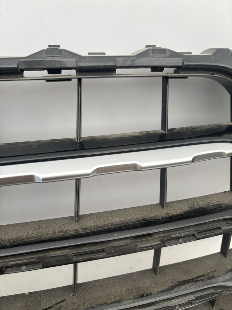Audi Q7 4M 4M0 16- chrom satyna listwa atrapy grilla chromy przód PDC