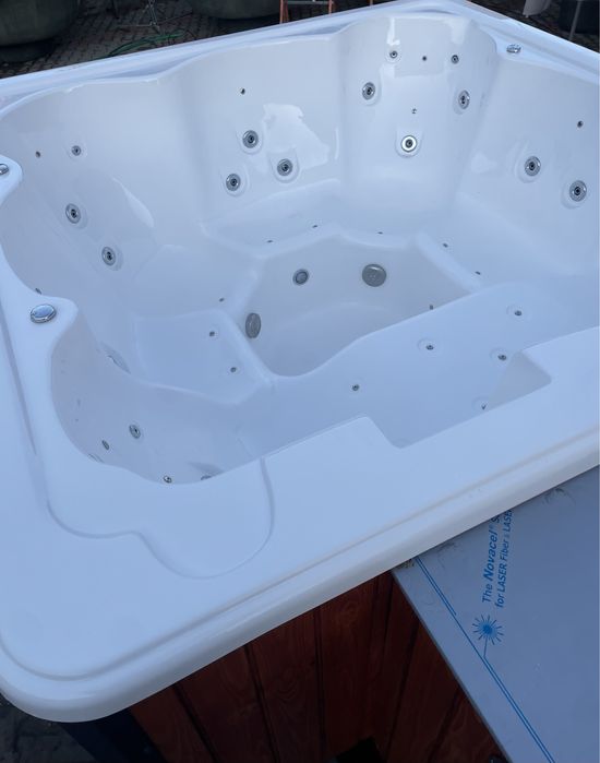 Jacuzzi ogrodowe 5-6 osobowe.