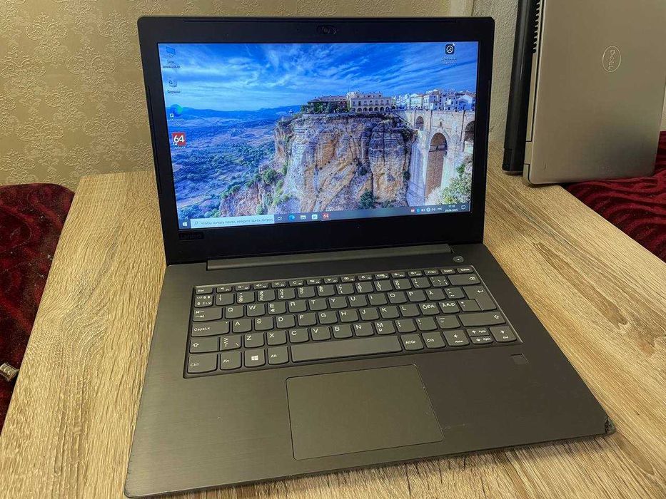 Ноутбук Lenovo V330 i5 8250U 8ГБ  SSD 240ГБ Full HD ноутбук недорого