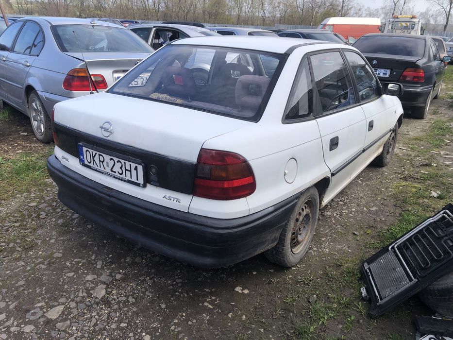 Бампера Опель Астра ф 1.4 запчастини