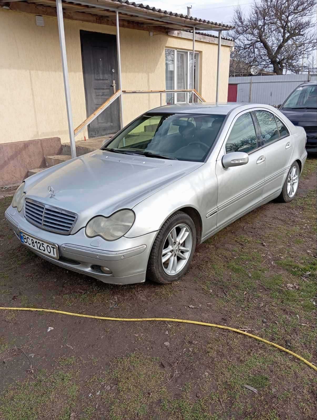 Mercedes-Benz W203 C270