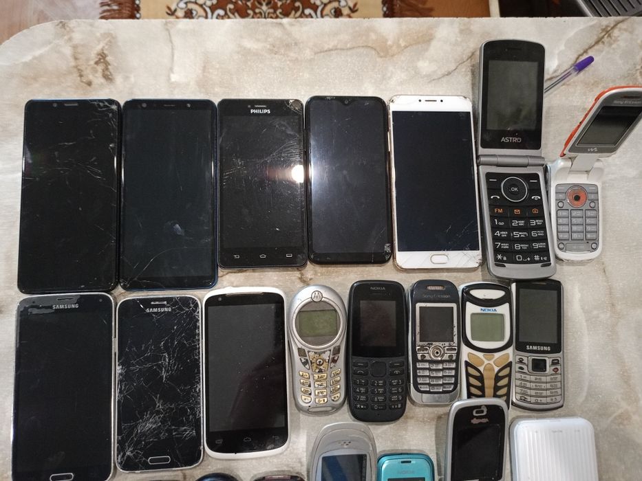 Мобилки на запчасти