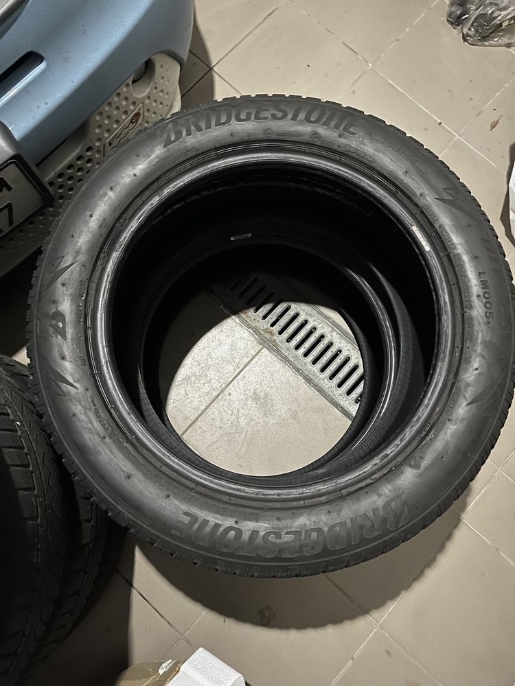 Зимова гума Bridgestone 225/50/19  blizzak LM 005. випуску 2021