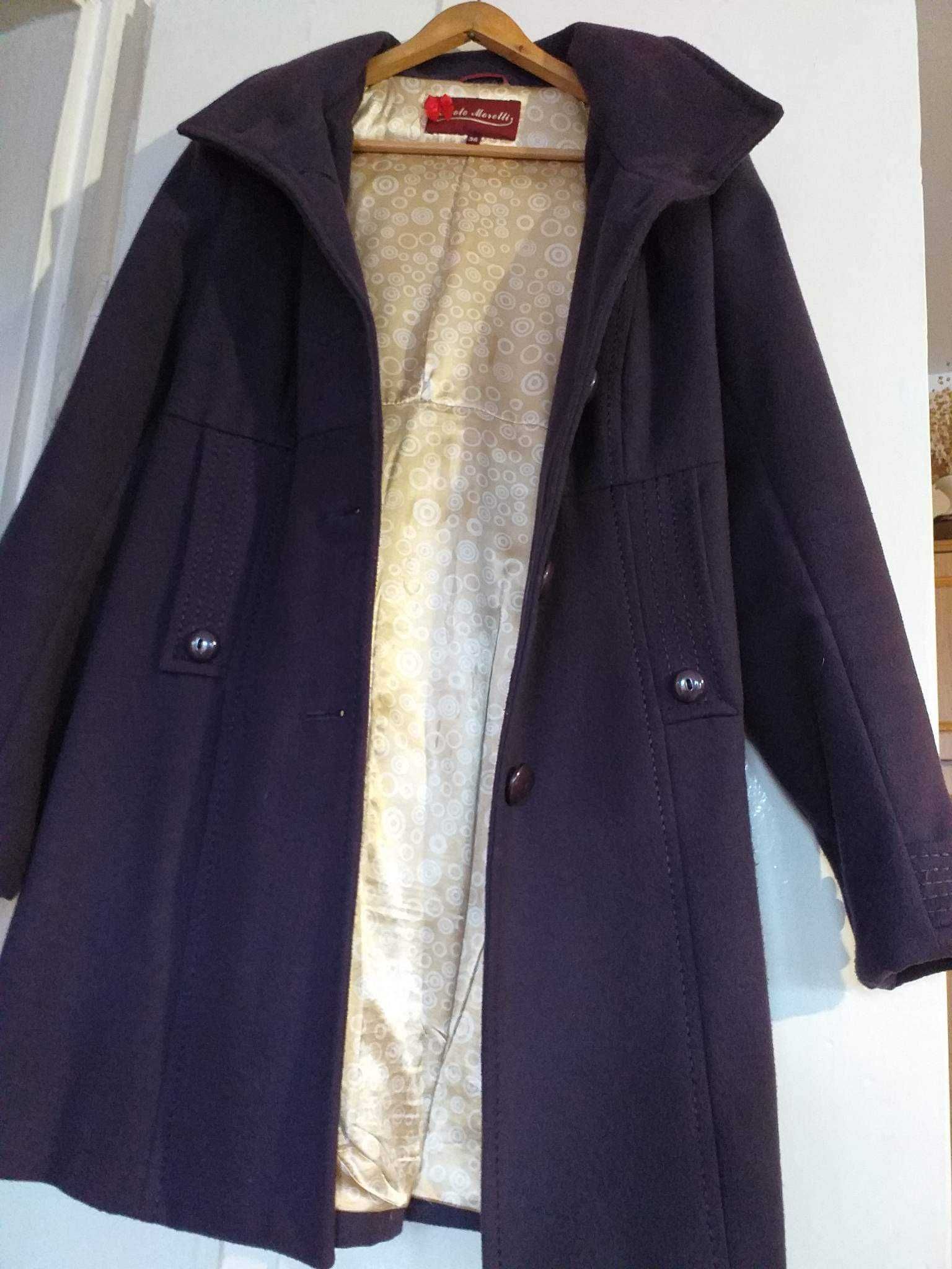 Zimowy wełniany płaszcz ciemna śliwka z podszewką kaptur rozmiar 36