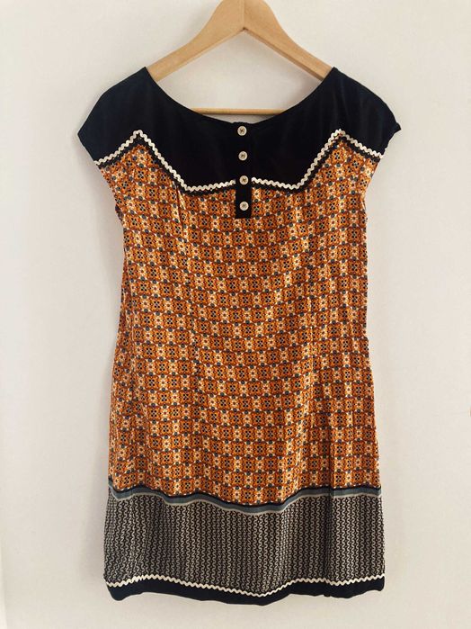 Vestido curto estilo vintage