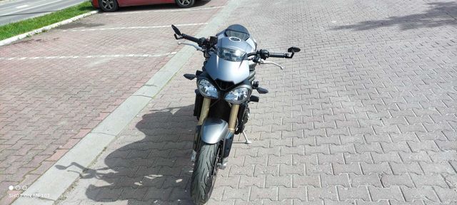 triumph triple 1050R 2017