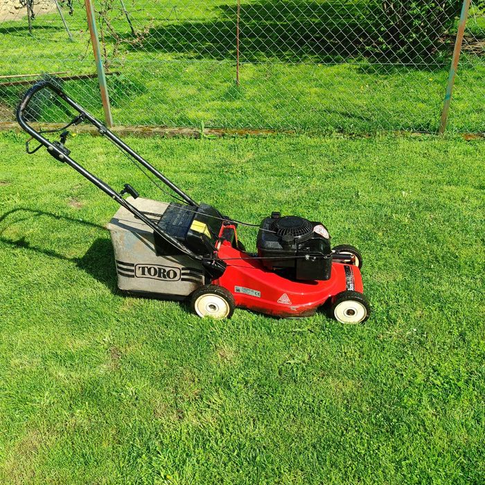 Газонокосарка бензинова