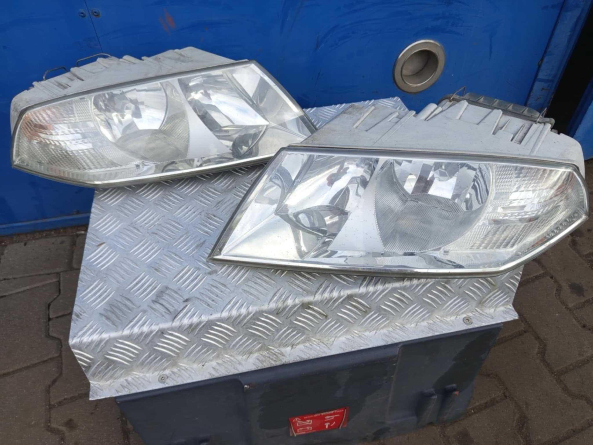 Reflektor Lampa Przód Prawa Lewa Skoda Octavia 2