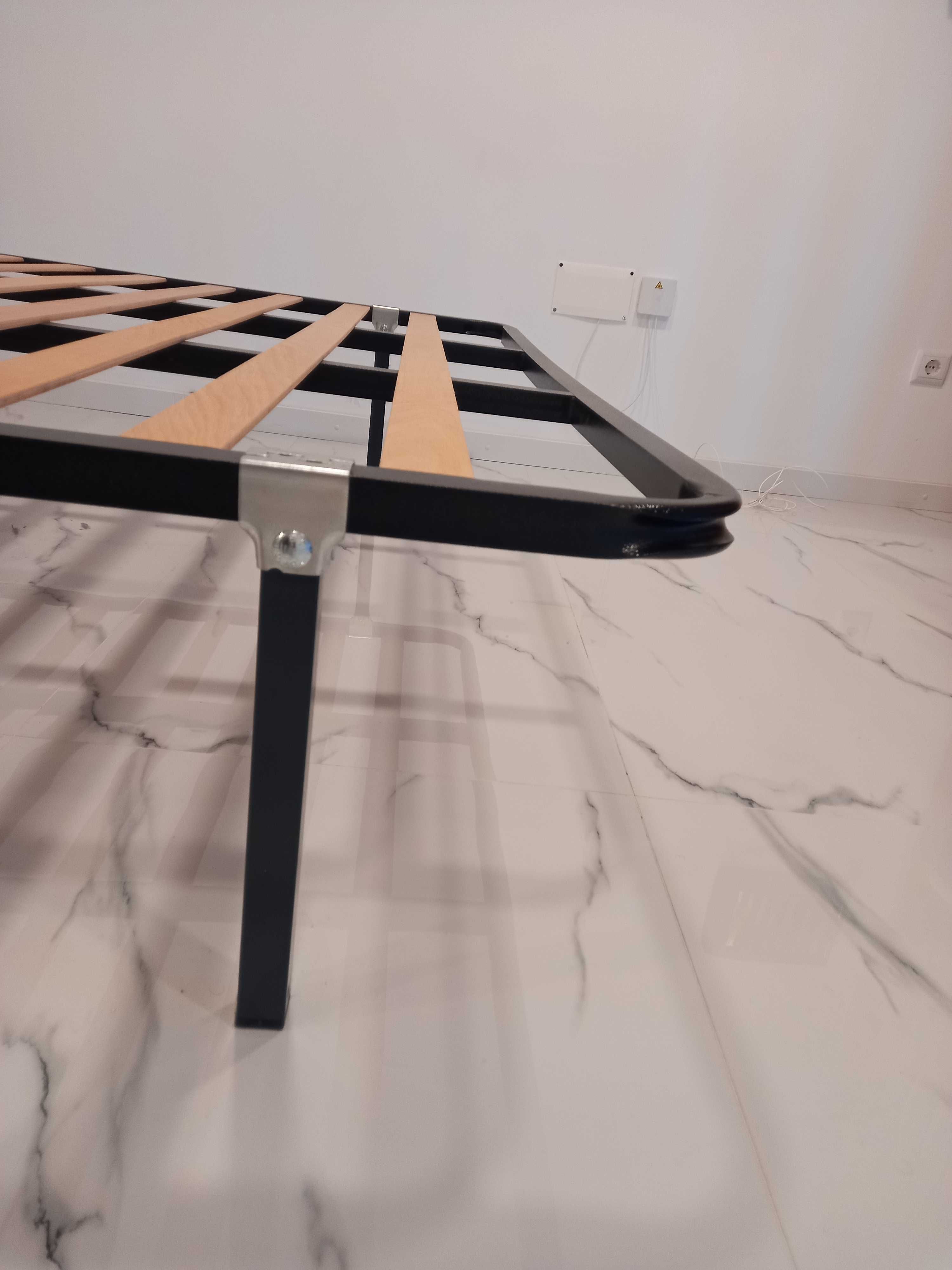 Base para cama (mudei  de casa e preciso vender)