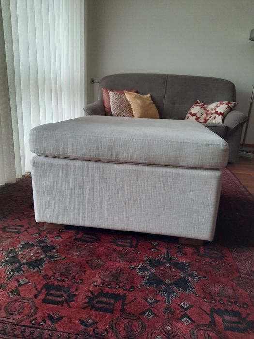 Pouf  e repousa pés