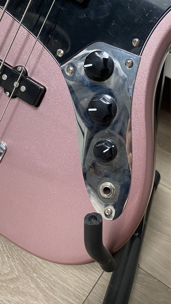Squier Affinity Series Jazz Bass LRL (Burgundy Mist)