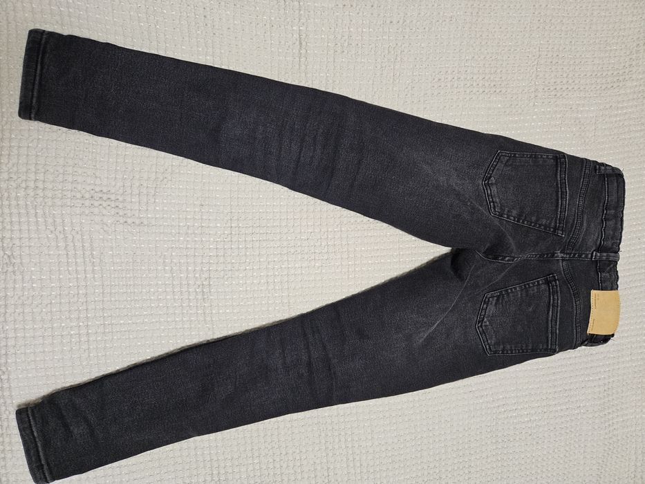 Calças de ganga / jeans da menina