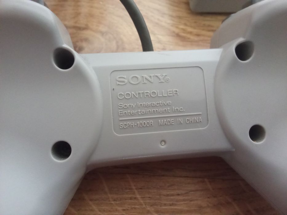 PlayStation 1 SCPH-1000R – klasyk z AutoBleem + gry!