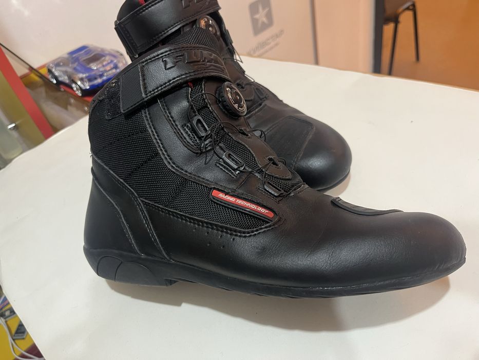 Продам мотоциклетные ботинки FLM 44р