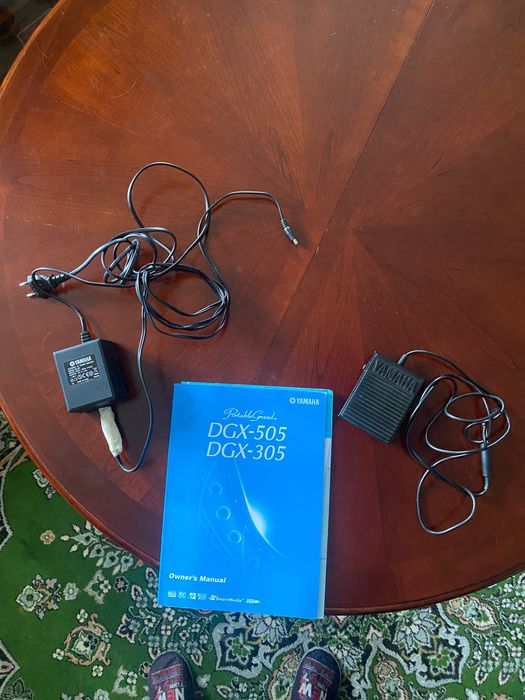 Клавішний інструмент Yamaha DGX 305