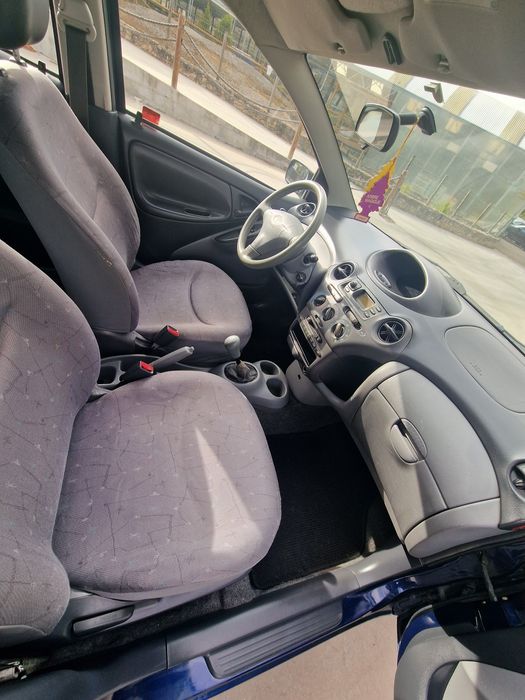 Toyota Yaris 2001
