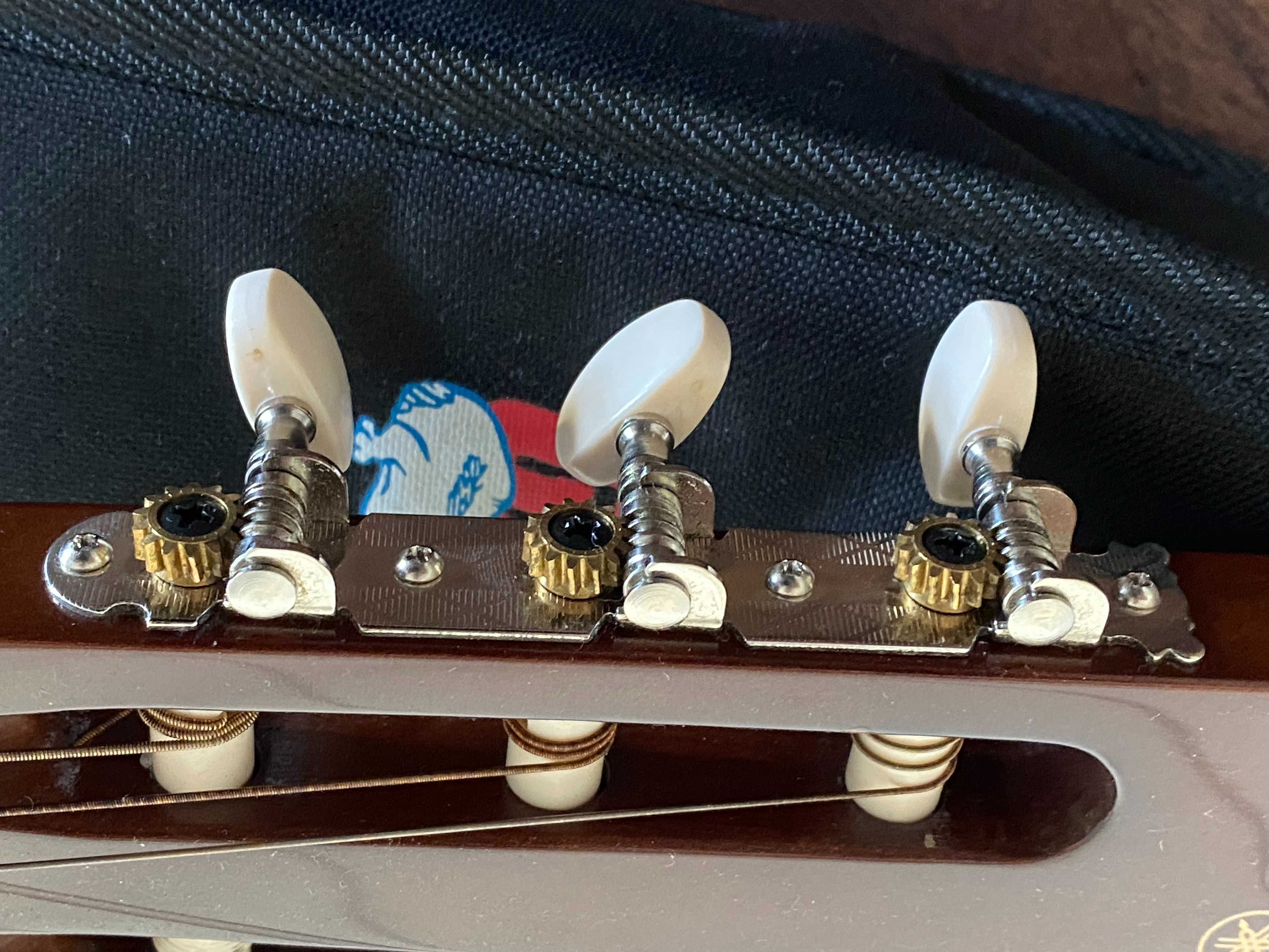 Guitarra Yamaha GS104A