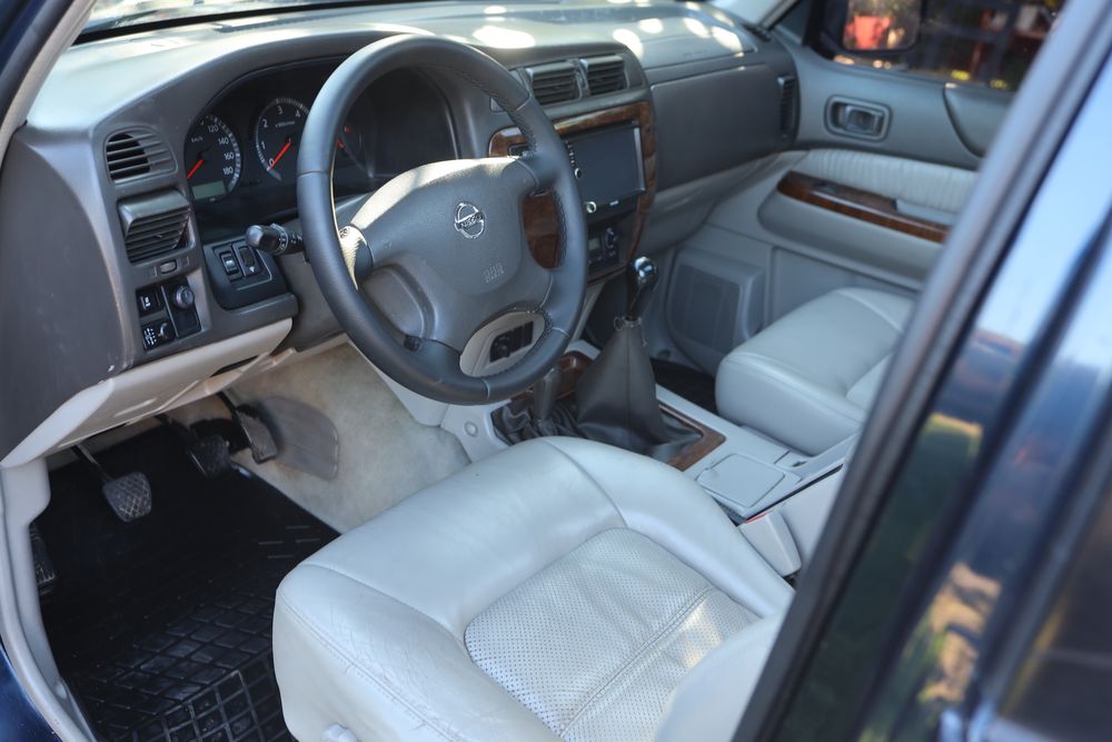 Nissan Patrol y61 2004