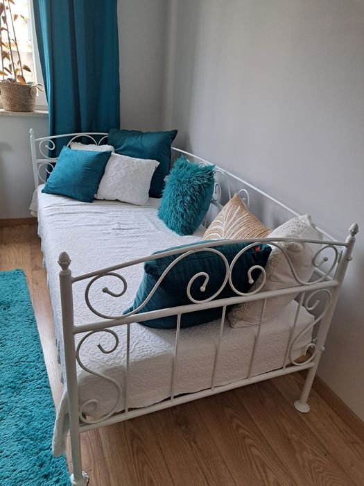 Łóżko metalowe z materacem