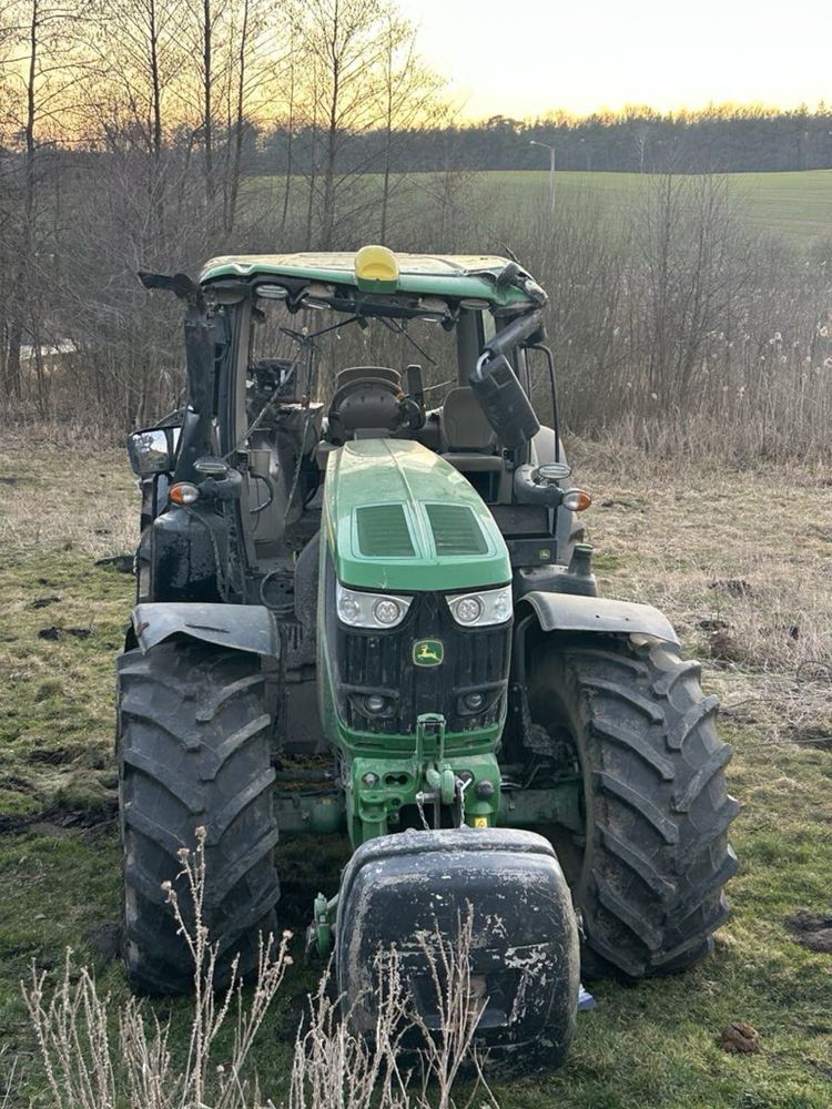 Uszkodzony John Deere 6195r