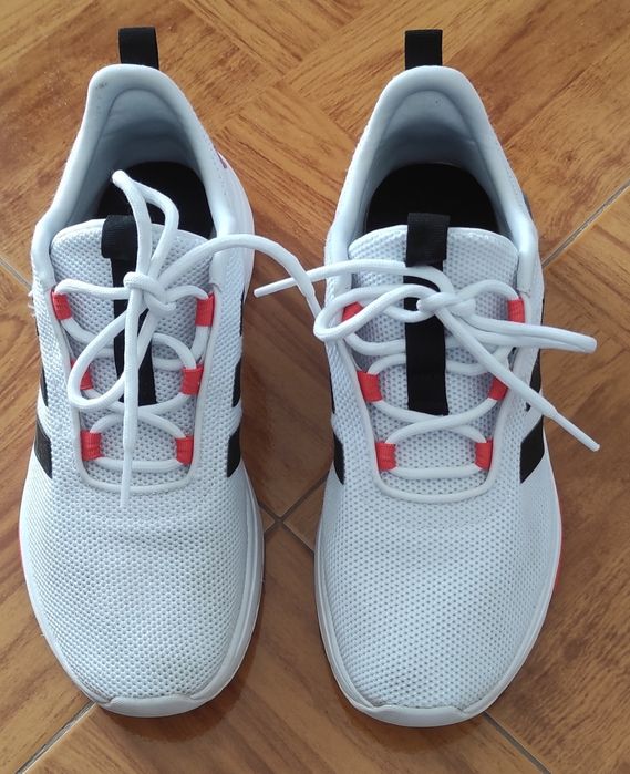 Ténis Adidas brancos