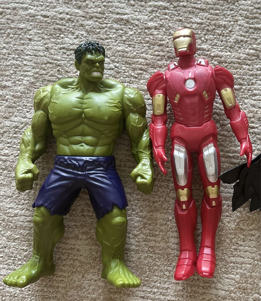 Іграшки Marvel (халк, залізна людина)