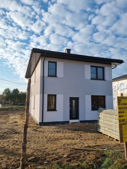 Dom stan surowy zamknięty rok budowy 2024