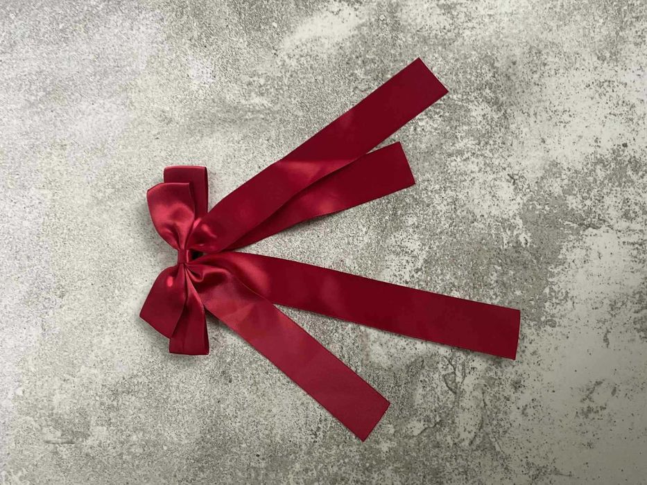 Czerwona kokarda spinka do włosów