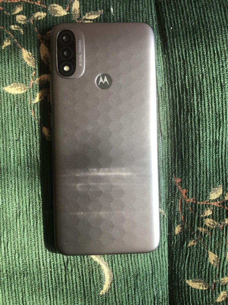 Moto E20 2/32GB Jak nowa