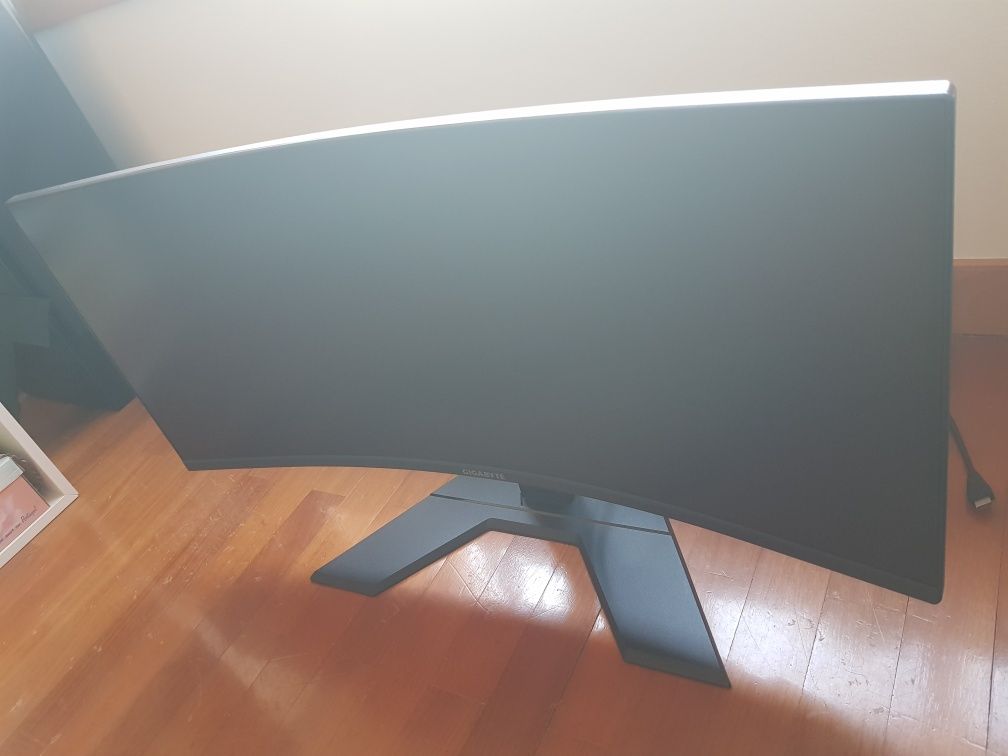 Monitor ultrawide curvo 34" 144hz HDR Gigabyte