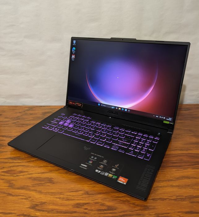 Asus tuf A17 rtx4050 Ryzen 9 7940hs
