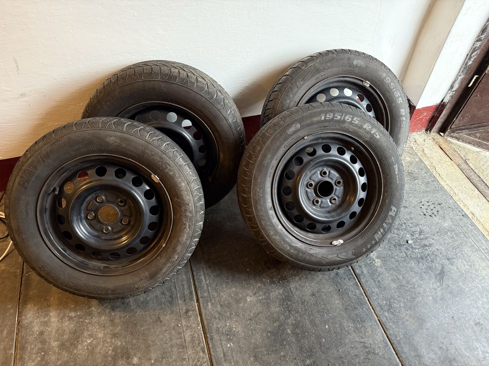 Komplet kół z oponami zimowymi 5x114,3