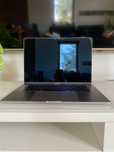 MacBook Pro 15" 2018 | i9 / 32 GB RAM / 512 GB SSD | Stan bdb