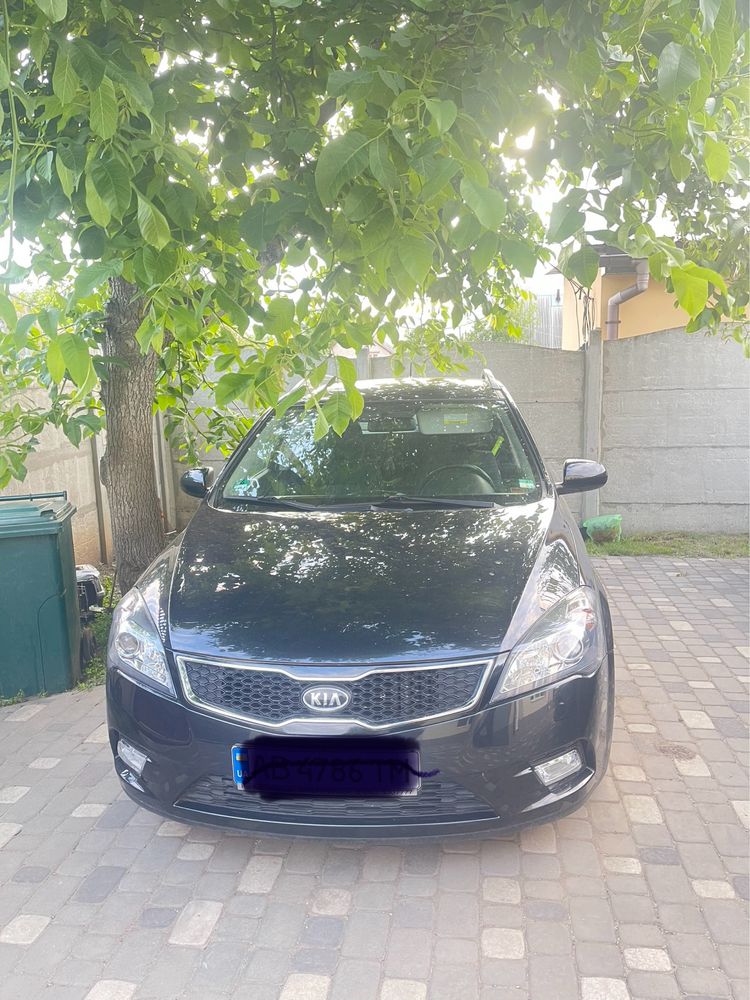 Kia seed универсал 2012 год
