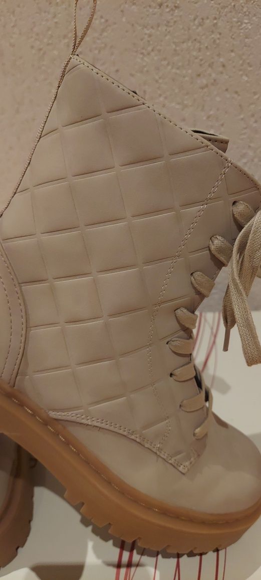 Buty zimowe damskie Bugatti rozmiar 37