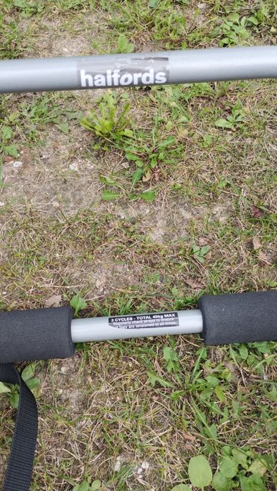 Bagażnik rowerowy samochodowy Halfords na 3 rowery