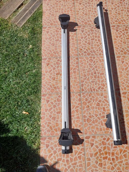 Barras THULE praticamente novas 125cm duas chaves.