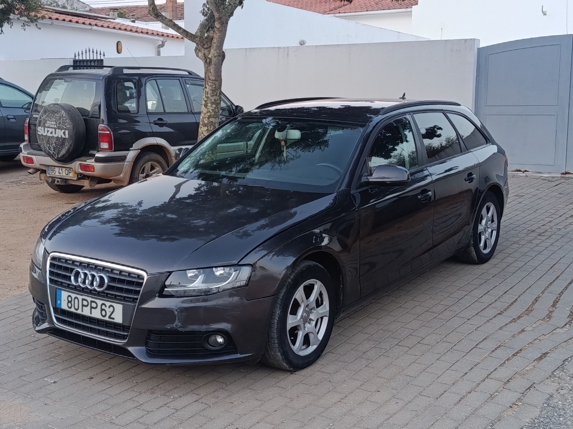 vendo ou troco audi A4 2.0 tdi B8 avant   245.000 kms reis 2011-08