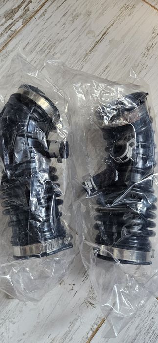 Патрубок воздушного фильтра infiniti EX35 та  G35 .